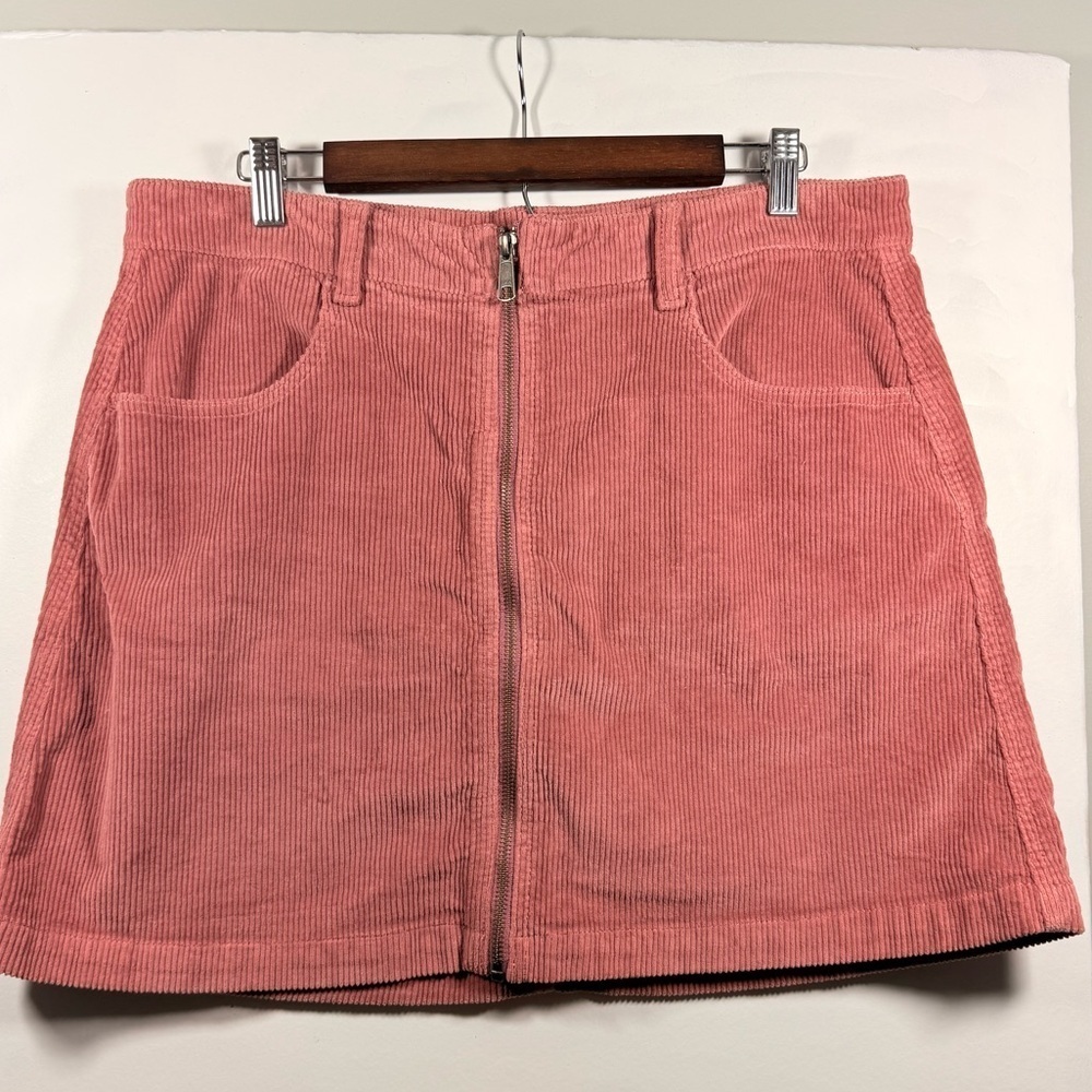 American Eagle Outfitters Size 14 Coral Corduroy Mini Skirt.